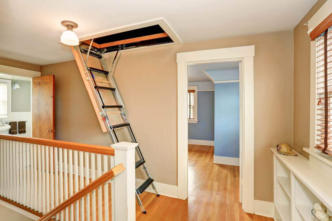 Platzsparende Treppe Dachboden